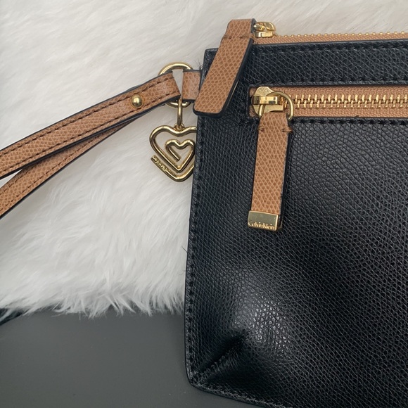 NWOT Calvin Klein Genuine Leather Wristlet - Picture 4 of 7